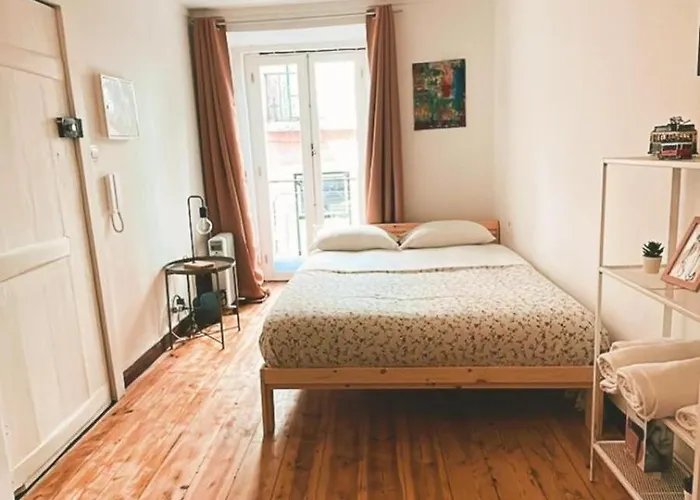 By Avenida Da Liberdade *