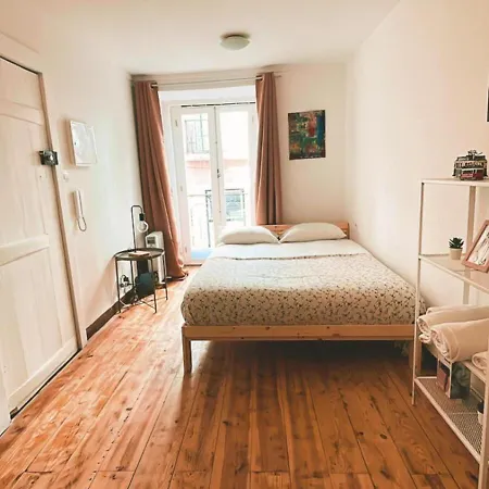 By Avenida Da Liberdade *